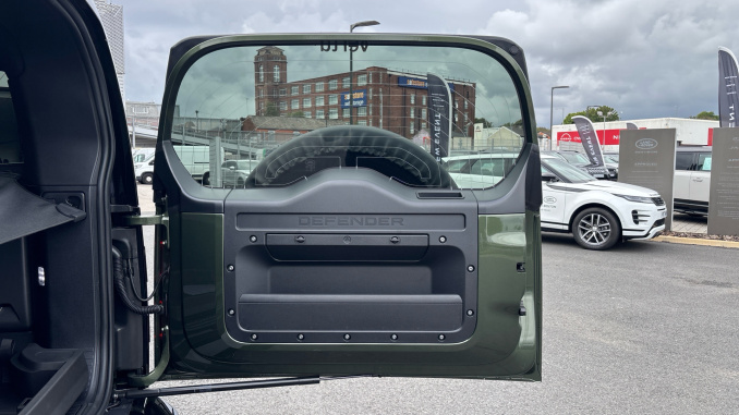 Land Rover Defender 3.0 D250 X-Dynamic HSE 90 3dr Auto Diesel Estate - Image 26